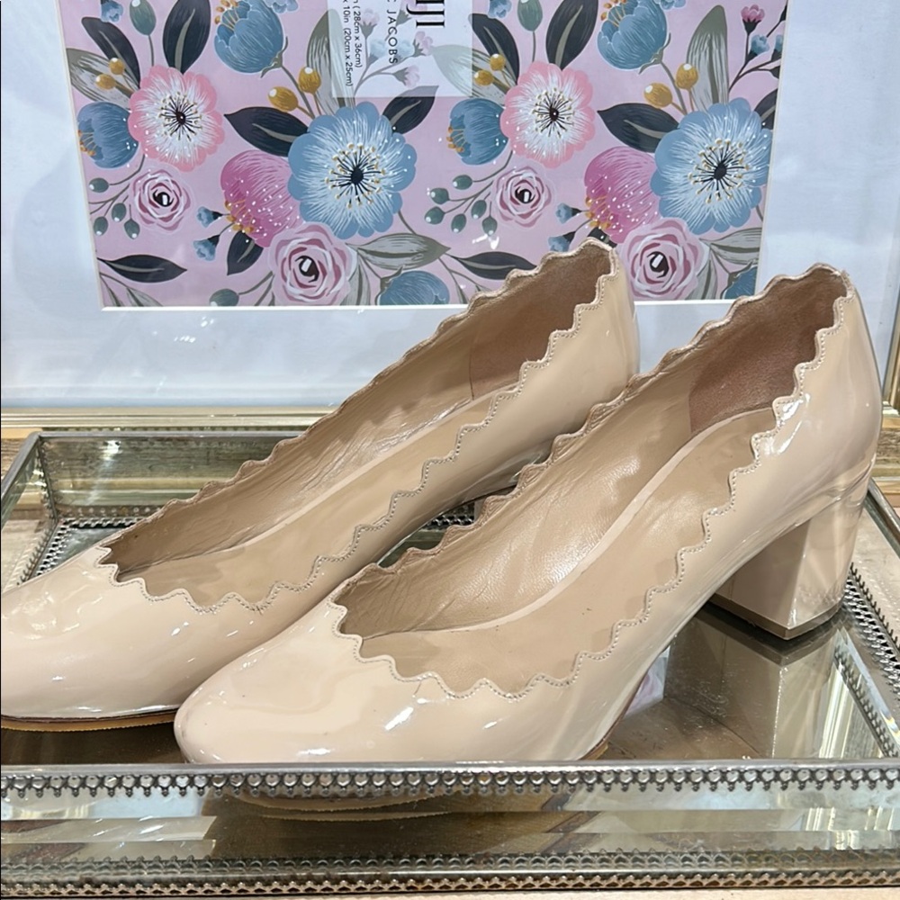 Chloé Leather Scalloped Accent Pumps, begie color